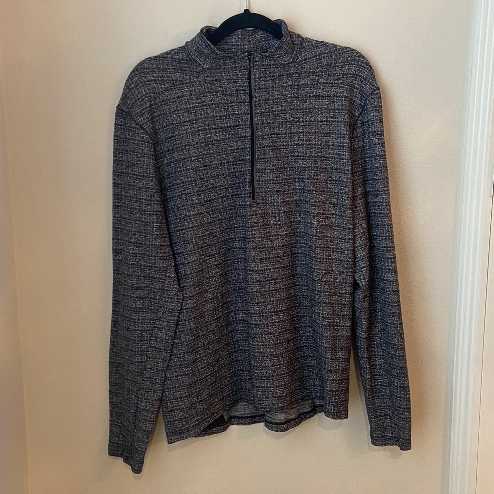 Lululemon Men’s Textured Tech Half Zip Pullover in Heathered Black